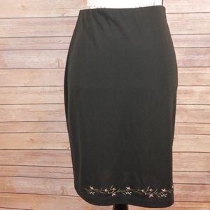 Parallel stretchy pencil skirt Medium black floral